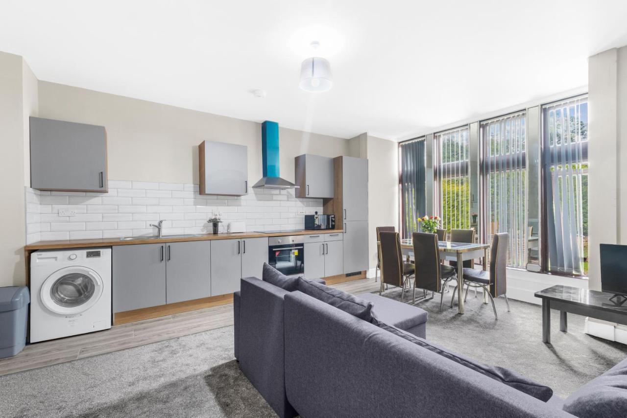 Apartment Smiling- North Park Road Bradford (West Yorkshire)