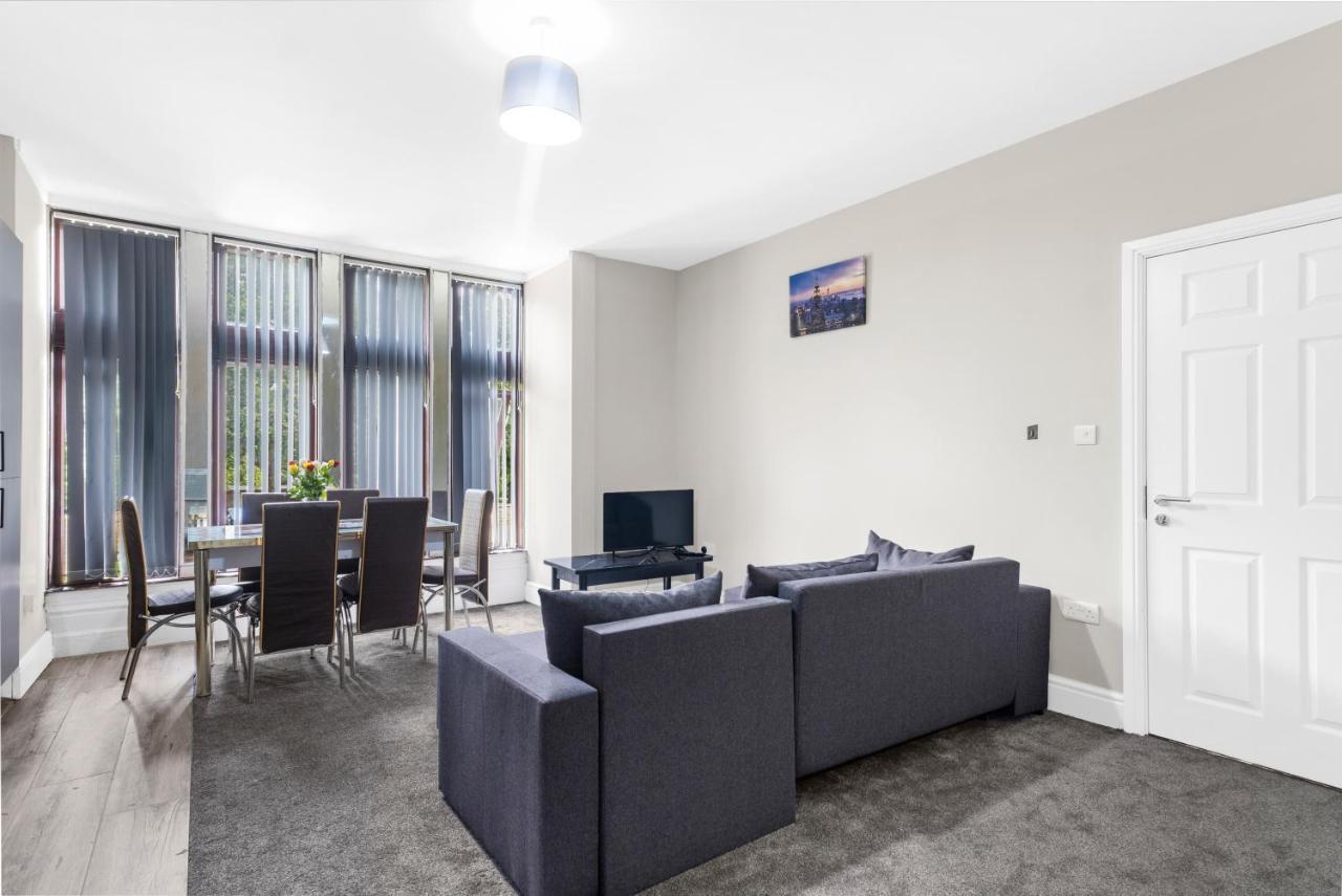 Apartment Smiling- North Park Road Bradford (West Yorkshire)